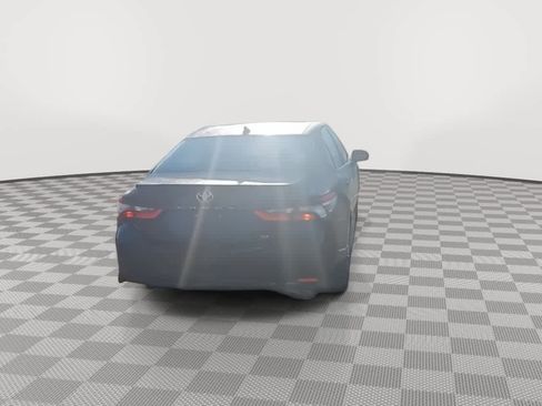 Used 2023 Toyota Camry SE image 8