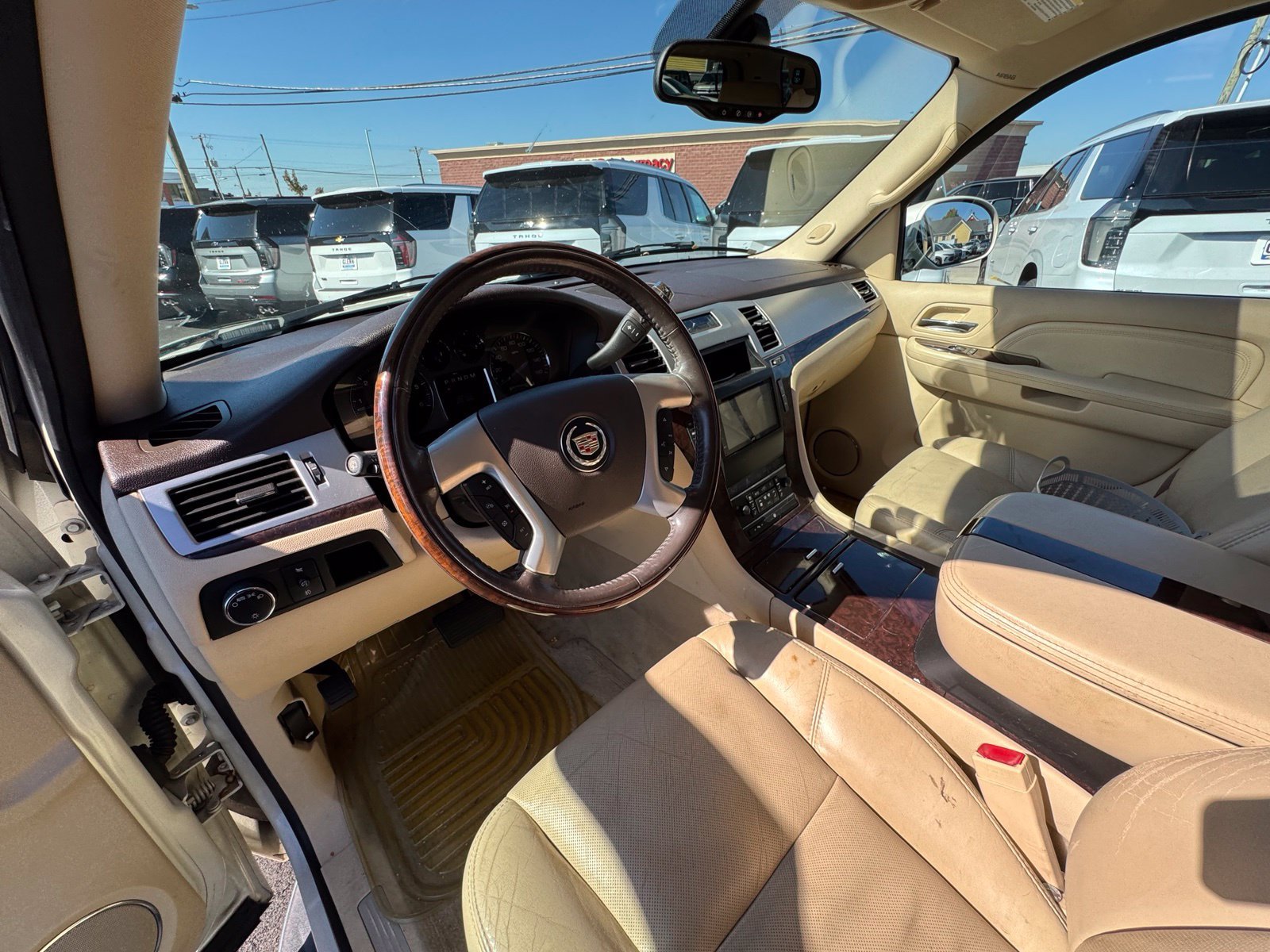 Used 2007 Cadillac Escalade AWD w/ Climate Package image 15