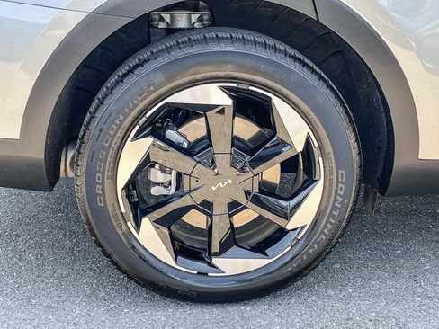 Certified 2025 Kia Sorento EX FWD image 9