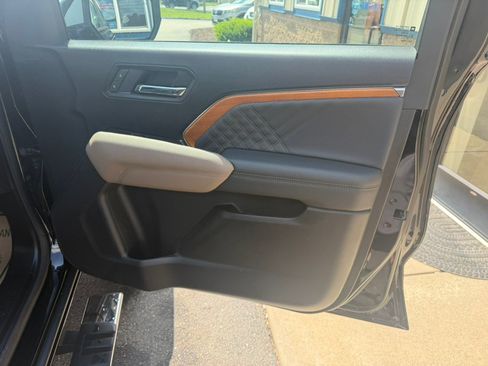 Used 2025 GMC Canyon Denali AWD/4WD image 26