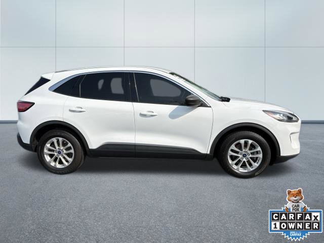Used 2022 Ford Escape SE FWD image 2