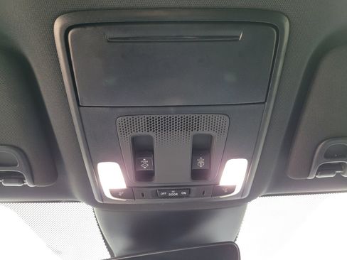 Certified 2025 Honda Pilot TrailSport image 32