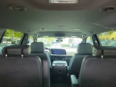 Used 2025 Chevrolet Tahoe High Country RWD image 14