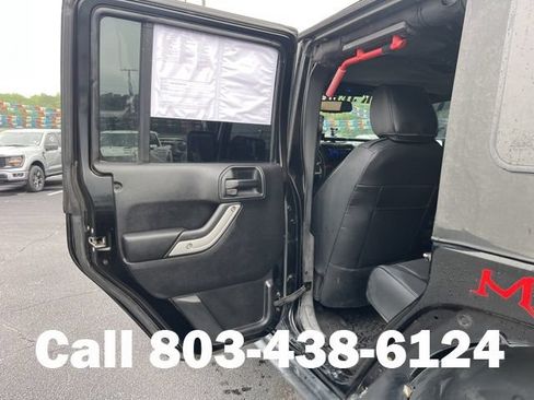 Used 2016 Jeep Wrangler Unlimited Rubicon AWD/4WD image 9
