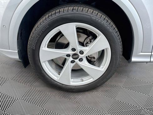 Used 2025 Audi Q5 Premium Plus AWD/4WD image 32