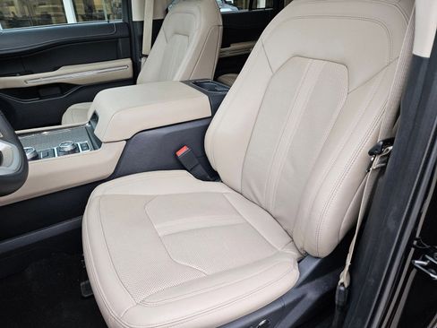 Used 2024 Ford Expedition Max Limited image 21