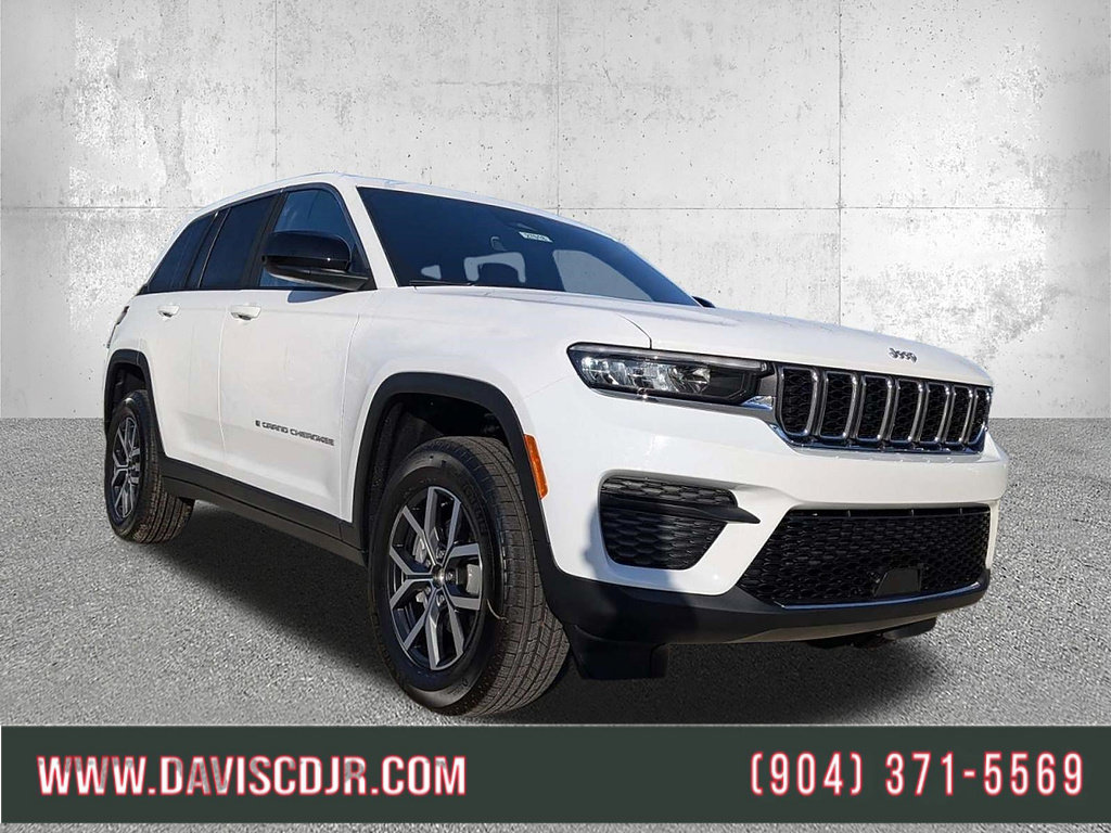 New 2027 Jeep Grand Cherokee Laredo X AWD/4WD image 1