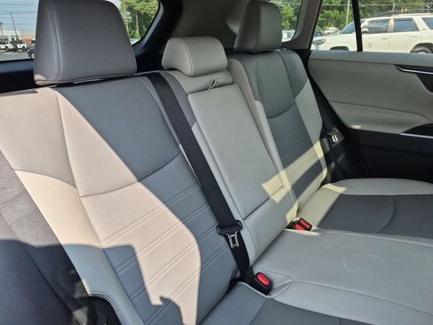 Used 2021 Toyota RAV4 XLE Premium FWD image 33