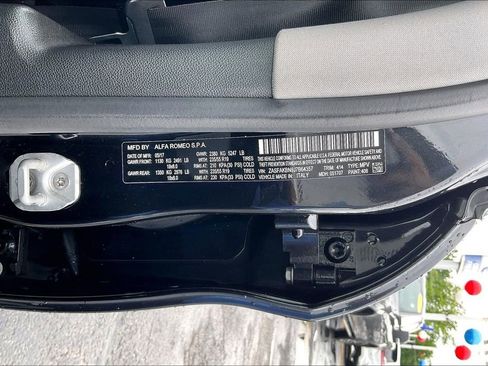 Used 2018 Alfa Romeo Stelvio Ti AWD/4WD image 34