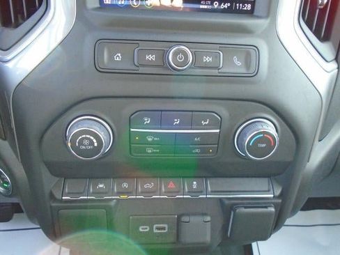 Used 2022 Chevrolet Silverado 1500 Custom AWD/4WD image 11