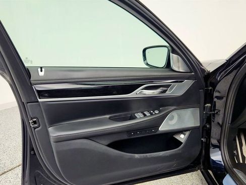 Used 2019 BMW 750i xDrive image 10