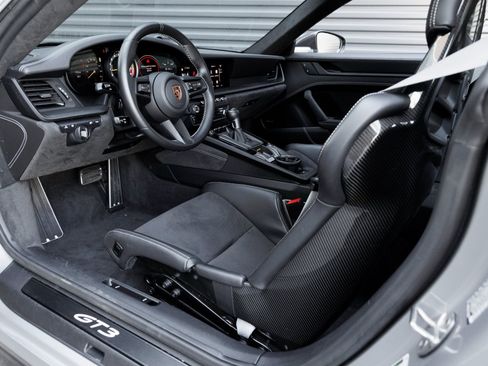 Certified 2024 Porsche 911 GT3 image 4