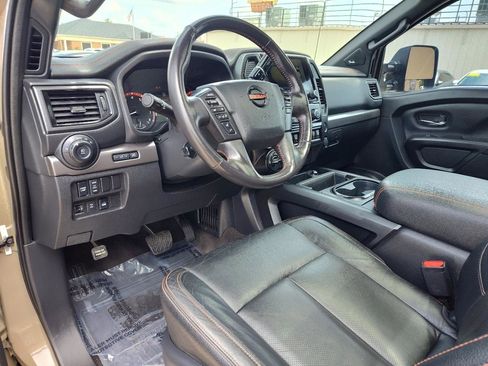 Used 2021 Nissan Titan PRO-4X w/ Pro-4x Convenience Package AWD/4WD image 19