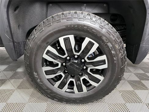 New 2026 GMC Sierra 2500 Denali Ultimate AWD/4WD image 18