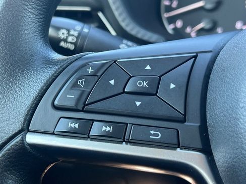 Used 2024 Nissan Sentra SV FWD image 10