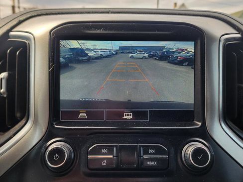 Used 2021 Chevrolet Silverado 1500 LT Trail Boss w/ Convenience Package II image 11