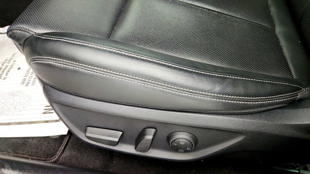 Used 2019 Genesis G70 2.0T Advanced AWD/4WD image 11