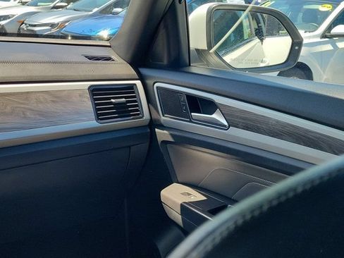 Certified 2023 Volkswagen Atlas Cross Sport SE AWD/4WD image 4
