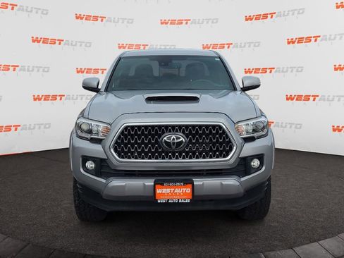 Used 2019 Toyota Tacoma TRD Sport AWD/4WD image 8