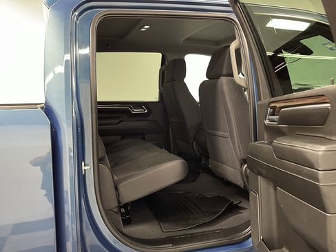 Used 2024 GMC Sierra 2500 SLE w/ SLE Value Package; AWD/4WD image 18