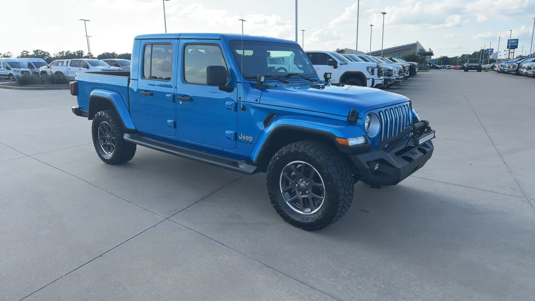 Used 2021 Jeep Gladiator Overland w/ Popular Equipment Package AWD/4WD image 2