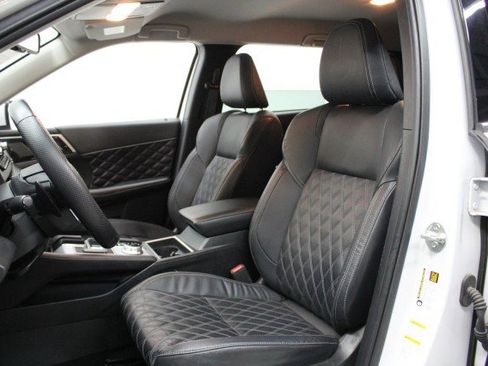 Used 2022 Mitsubishi Outlander SEL image 8