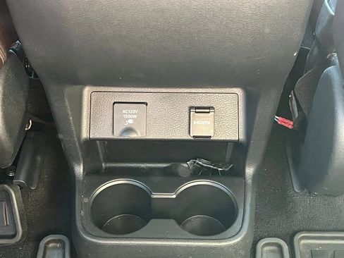 Used 2021 Toyota Sienna Platinum image 21