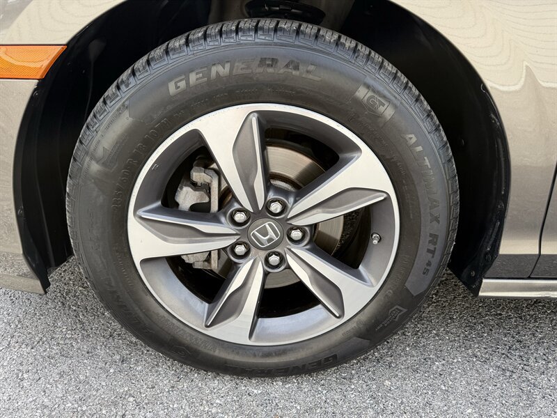 Used 2020 Honda Odyssey Touring image 46