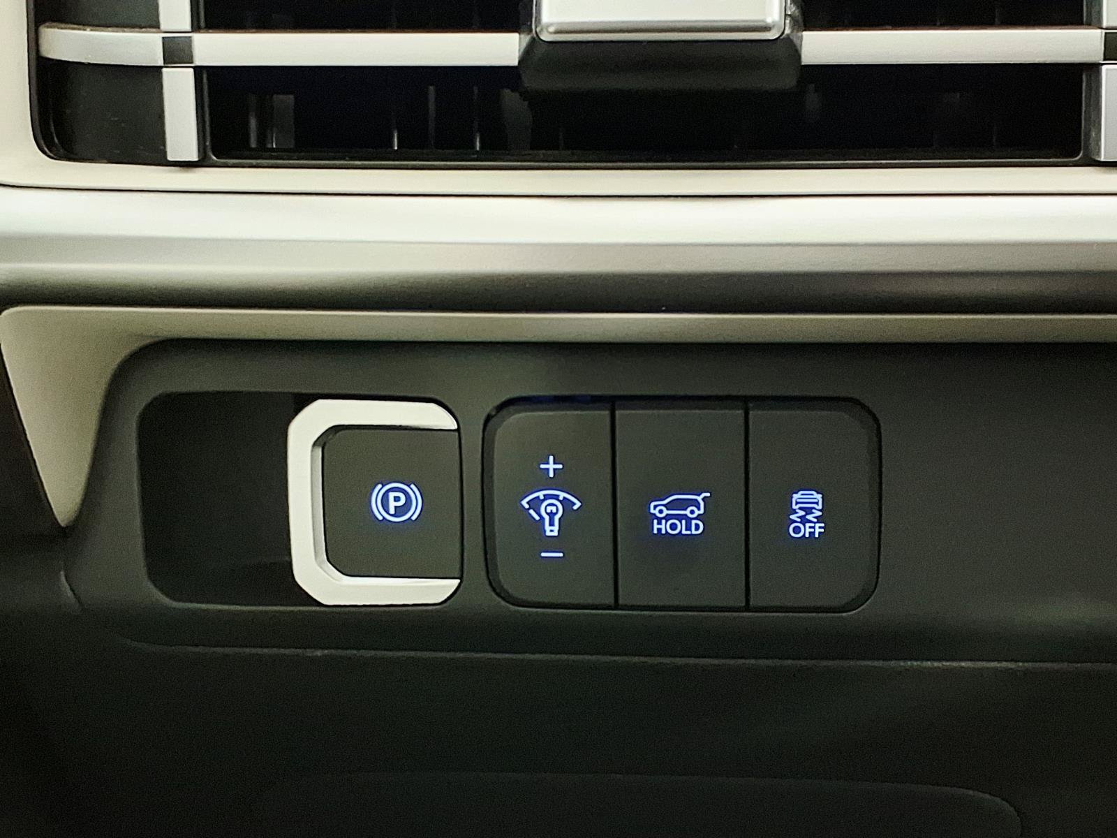 Certified 2026 Hyundai Santa Fe SE AWD/4WD image 22