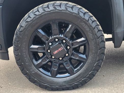 Used 2024 GMC Sierra 2500 AT4 w/ AT4 Premium Plus Package AWD/4WD image 10