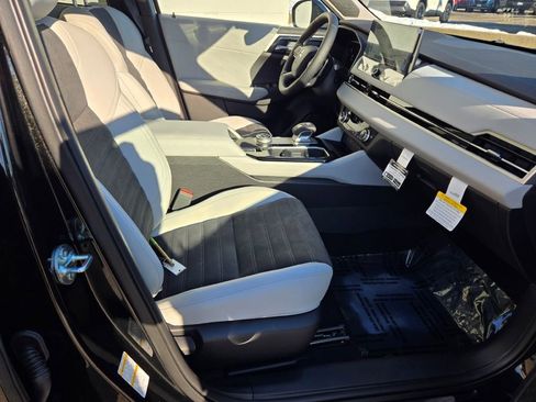 New 2026 Mitsubishi Outlander SE image 4