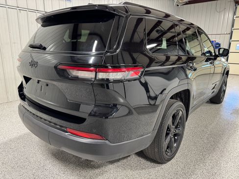 Used 2023 Jeep Grand Cherokee L Laredo image 7