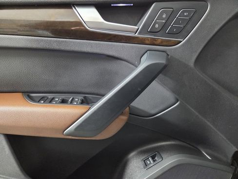 Used 2018 Audi Q5 2.0T Premium Plus w/ Premium Plus Package image 19