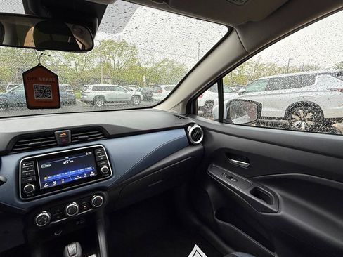 Used 2025 Nissan Versa SV FWD image 18
