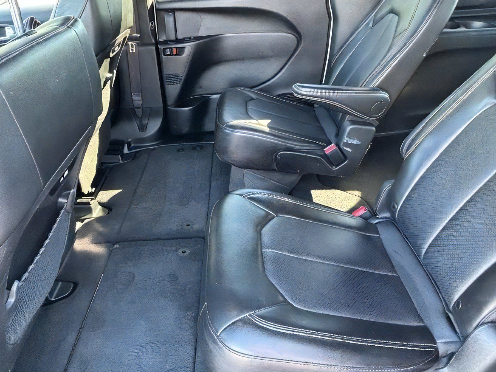 Used 2025 Chrysler Pacifica Select FWD image 23