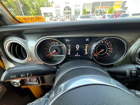 Used 2019 Jeep Wrangler Unlimited Sahara w/ Uconnect 4C Nav & Sound Group AWD/4WD image 22