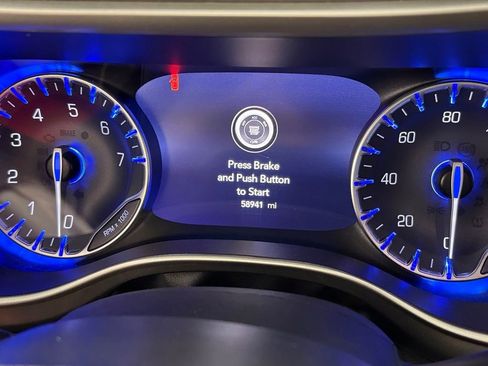Used 2023 Chrysler Pacifica Touring-L FWD image 33