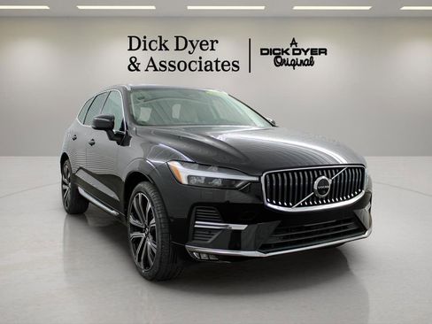 Certified 2023 Volvo XC60 B5 Ultimate w/ Climate Package image 9
