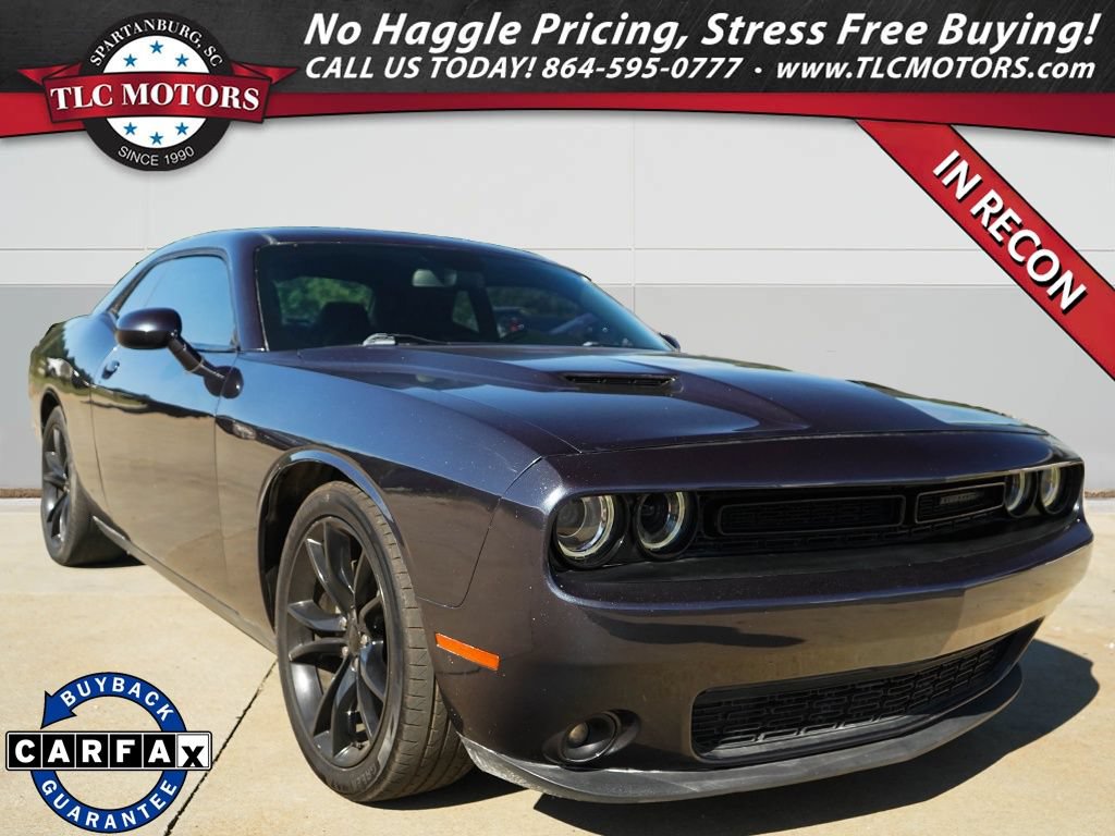 Used 2016 Dodge Challenger SXT w/ Blacktop Package RWD image 1