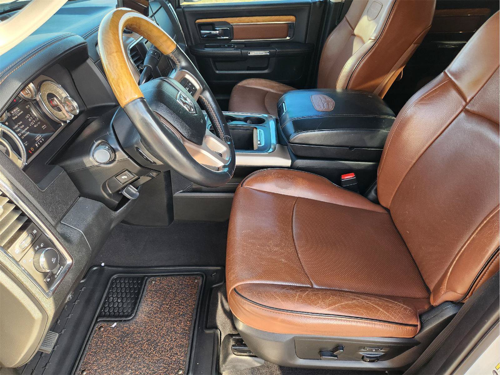 Used 2017 RAM 2500 Longhorn w/ Convenience Group AWD/4WD image 14
