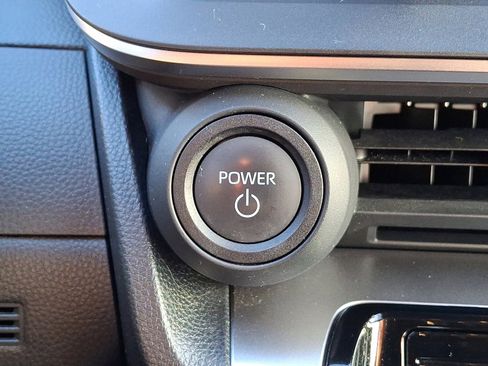 Used 2024 Toyota Prius LE image 22