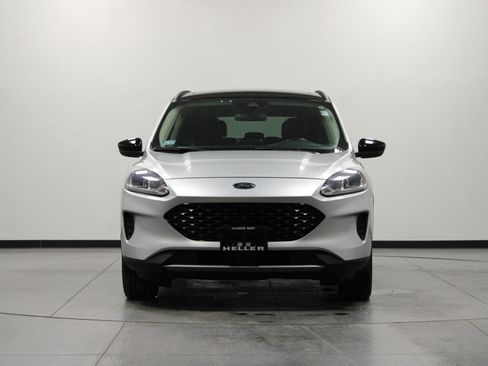 Used 2020 Ford Escape SE Sport image 8