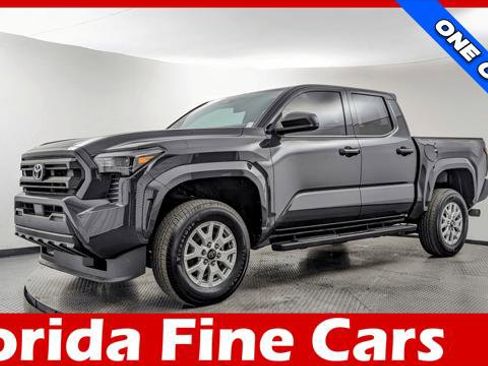 Used 2025 Toyota Tacoma SR image 1