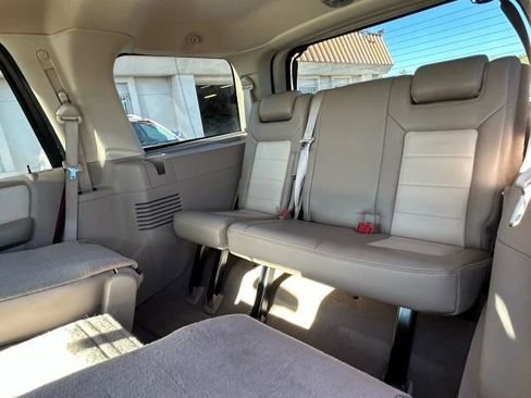 Used 2004 Ford Expedition Eddie Bauer image 9