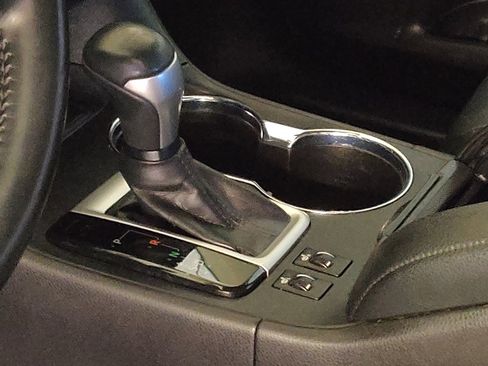 Used 2019 Toyota Highlander XLE image 26