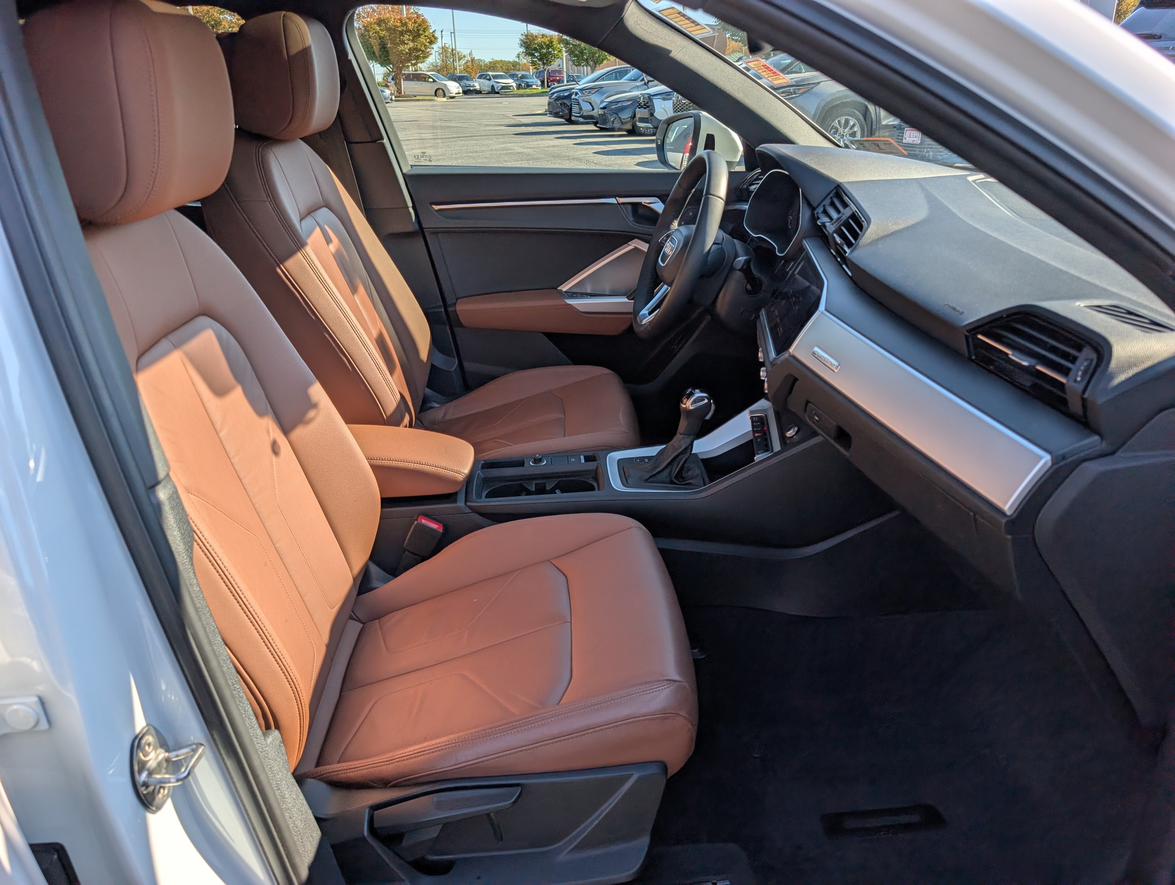 Used 2020 Audi Q3 2.0T Premium w/ Convenience Package AWD/4WD image 11