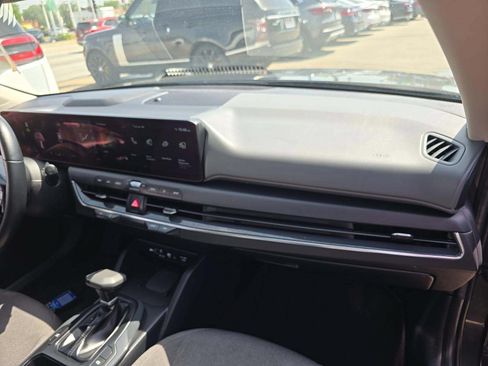 Used 2025 Kia K4 EX FWD image 9