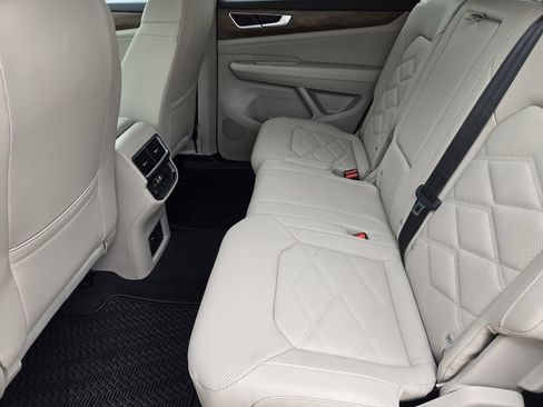 New 2026 Volkswagen Atlas SE FWD image 26