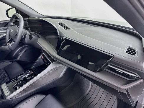 Used 2025 Audi SQ5 Premium Plus AWD/4WD image 28