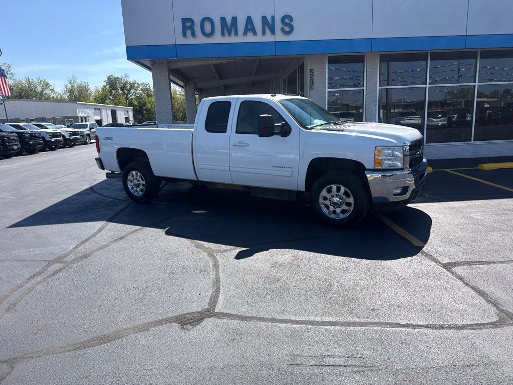 Used 2013 Chevrolet Silverado 2500 LTZ w/ LTZ Plus Package AWD/4WD image 2
